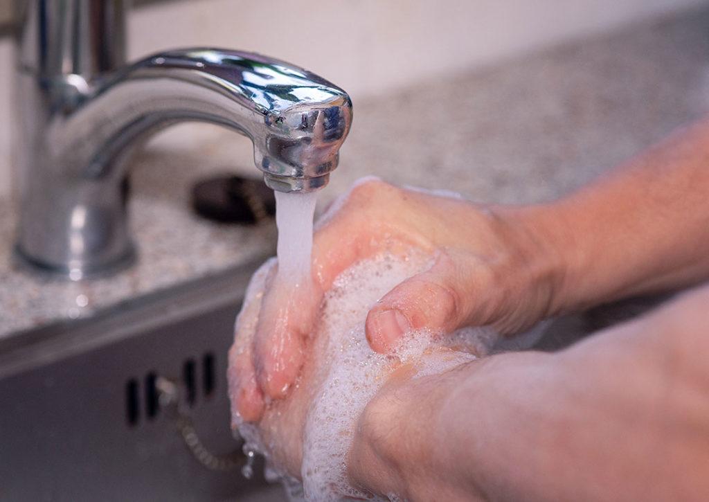 Muista pestä usein kädet. Näin ehkäiset koronavirustaudin leviämistä.